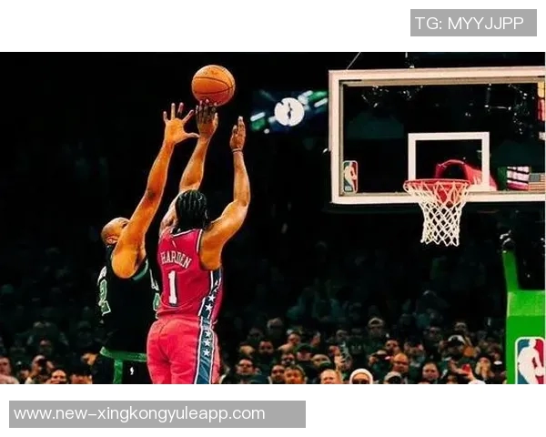 哈登半场表现出色10投6中砍下并列最高16分三分球命中率高达60无失误 哈登半场表现出色10投6中砍下并列最高16分三分球命中率高达60无失误