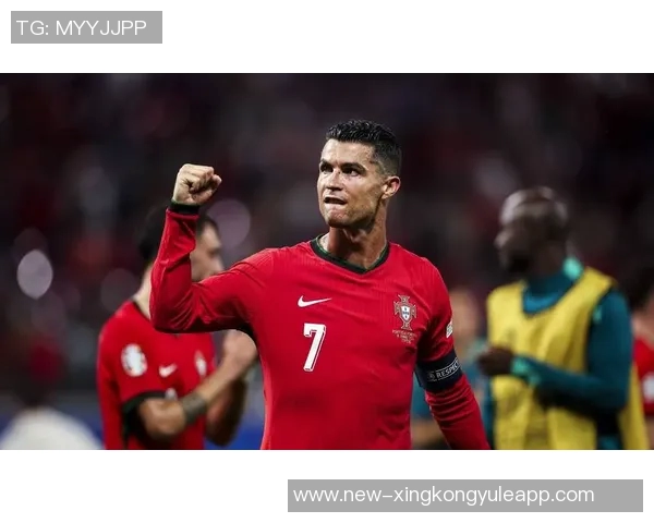 世界杯官推发布42队海报无C罗引发热议已删除原贴引关注 世界杯官推发布42队海报无C罗引发热议已删除原贴引关注