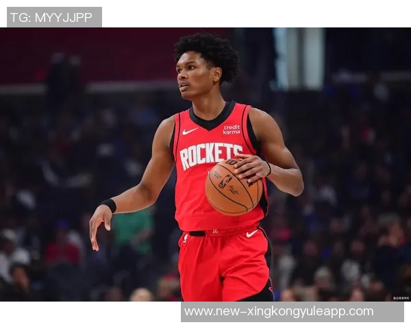 申京与亚当斯默契配合卡佩拉迅速融入双塔战术体系