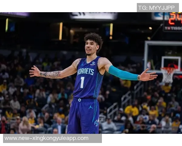 拉梅洛鲍尔表现出色13投8中三分4中8砍下20分助攻6次正负值高达27