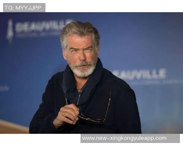 皮尔斯坦言第一次约会不亲吻女孩坚持原则展现绅士风度