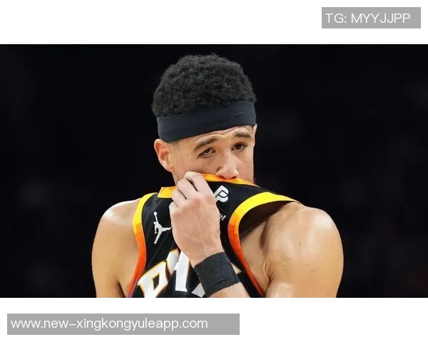 布克强调新三巨头需稳步前行吸取教训避免重蹈覆辙