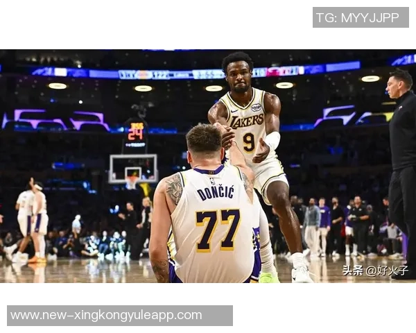 夸梅直言詹姆斯为何坚持让布朗尼进NBA建议其多看保罗的比赛学习技巧